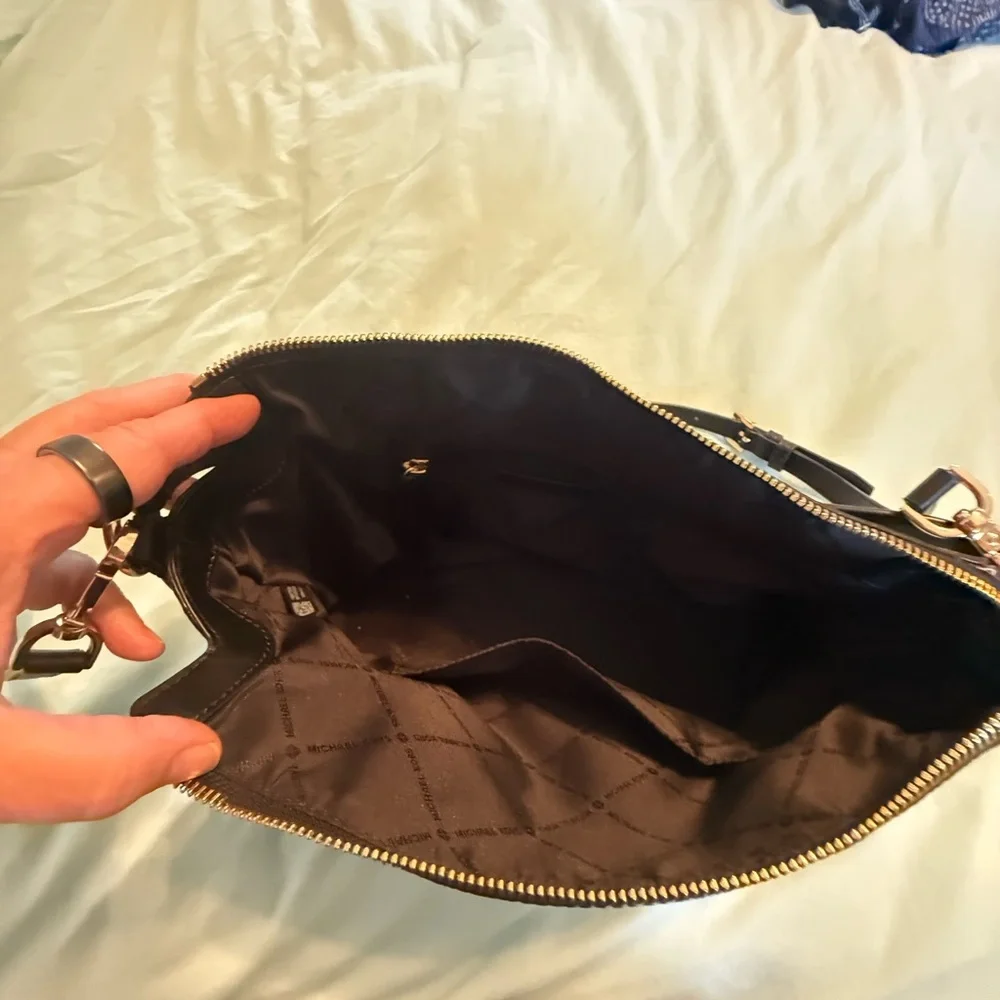 MICHAEL KORS | Brooke Convertible Shoulder Crossbody Leather Black Bag